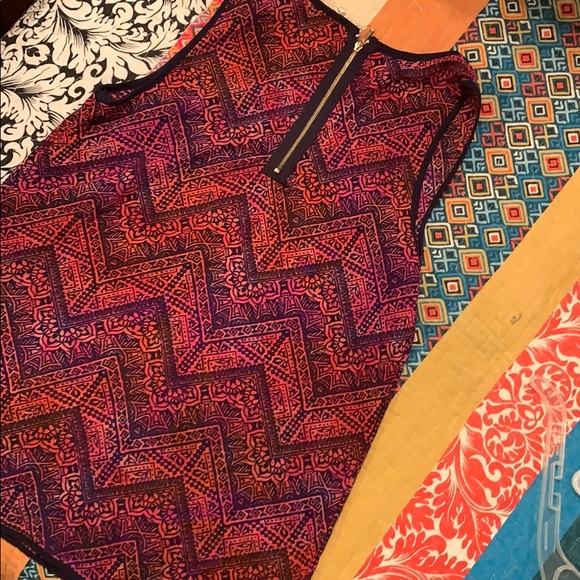 Patterned top - Picture 2 of 4